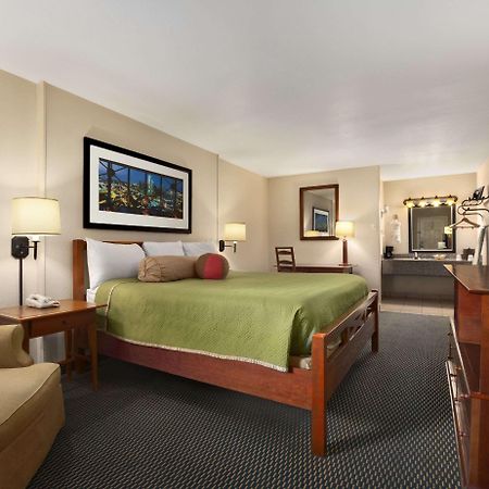 Travelodge By Wyndham New Orleans Harvey Hotel Exterior foto