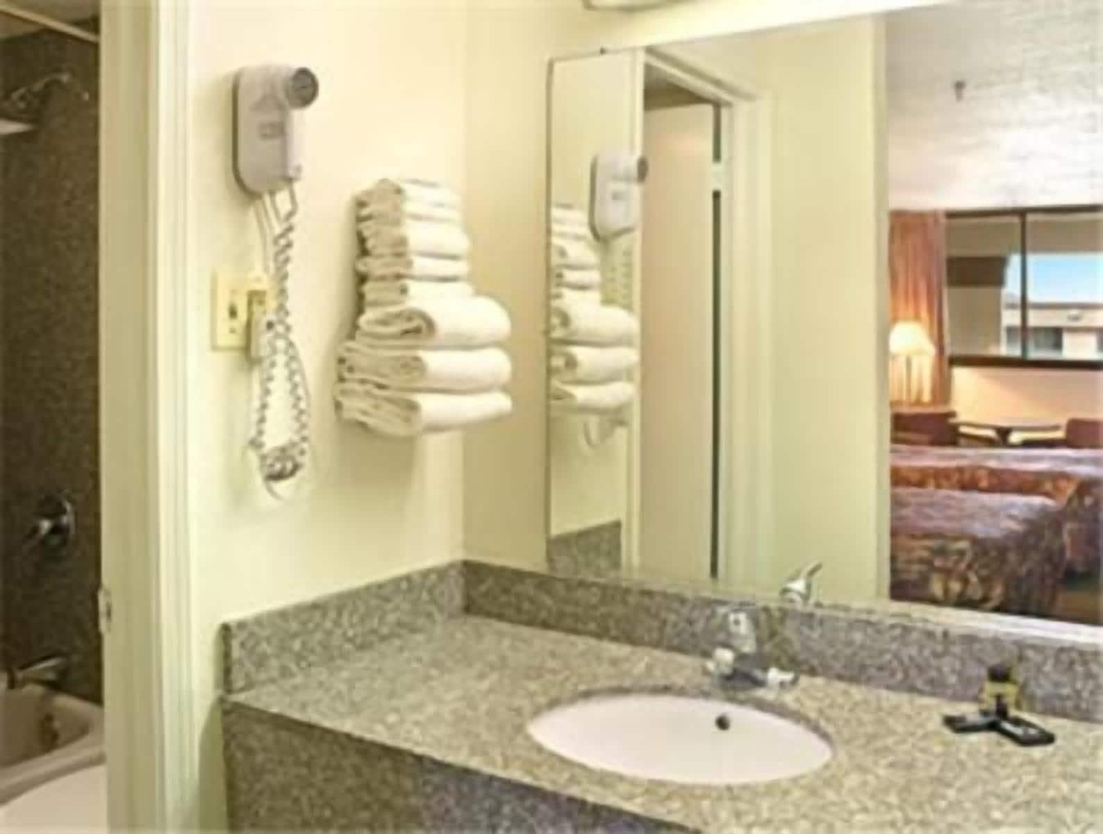 Travelodge By Wyndham New Orleans Harvey Hotel Exterior foto
